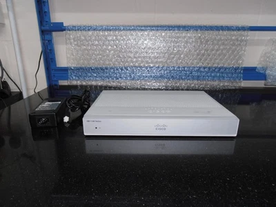 Cisco C1111-8P Integrated Services Router 8-Gig Porte Ethernet Licenza ipbase. - Immagine 1 di 4