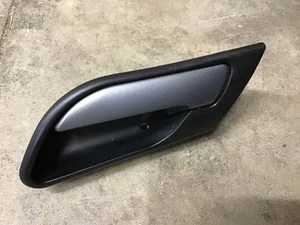 2005 BMW X5 DRIVER LEFT FRONT DOOR INTERIOR HANDLE FREE SHIPPING! - Foto 1 di 3