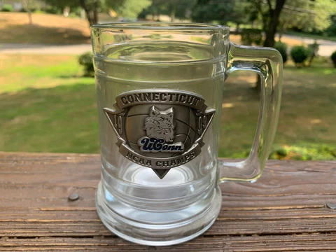 UCONN Men s Basketball 1999 NCAA championship commemorative stein Cover