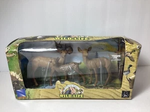 Estatuilla de juguete de coleccionista de vida silvestre de familia de ciervos en miniatura New-Ray 2011 - Imagen 1 de 10