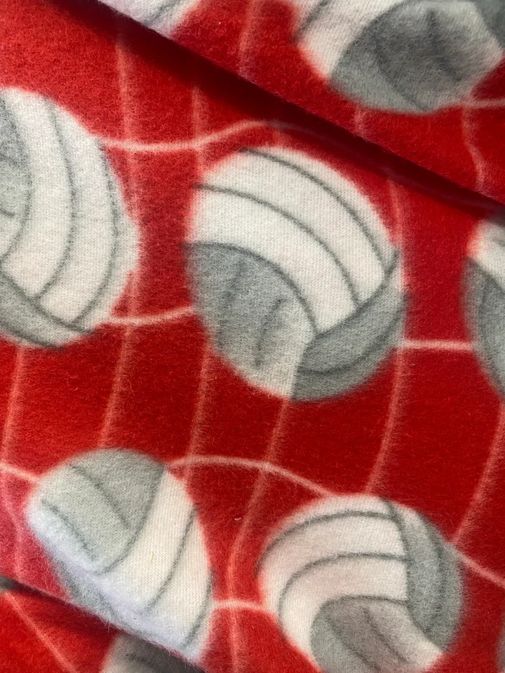 Красное волейбольное флисовое постельное белье шириной 60 дюймов в ярдах - Изображение 1 из 1