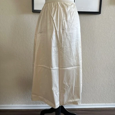 VTG HENSON Kickernick HALF SLIP SZ. medium  ALL NYLON BEIGE Lace Waist 22 - Image 1 of 4