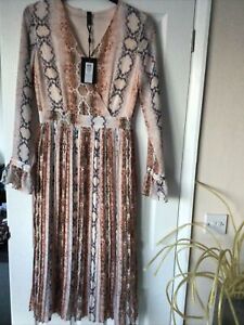 NEW STUNNING WHITE/PINK SNAKESKIN PRINT PLEATED DRESS SIZE 8 TALL WAS £75 WRAPOV