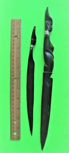Lote / 2 DIFF FIGURA AFRICANA TALLADA MADERA ABRECARTAS Ébano? 1 = 15" / 1 = 11" - Imagen 1 de 11
