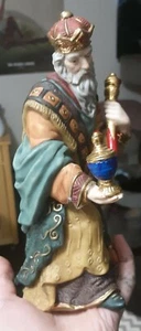 Kirkland Signature Kneeling Wise Man - Picture 1 of 6