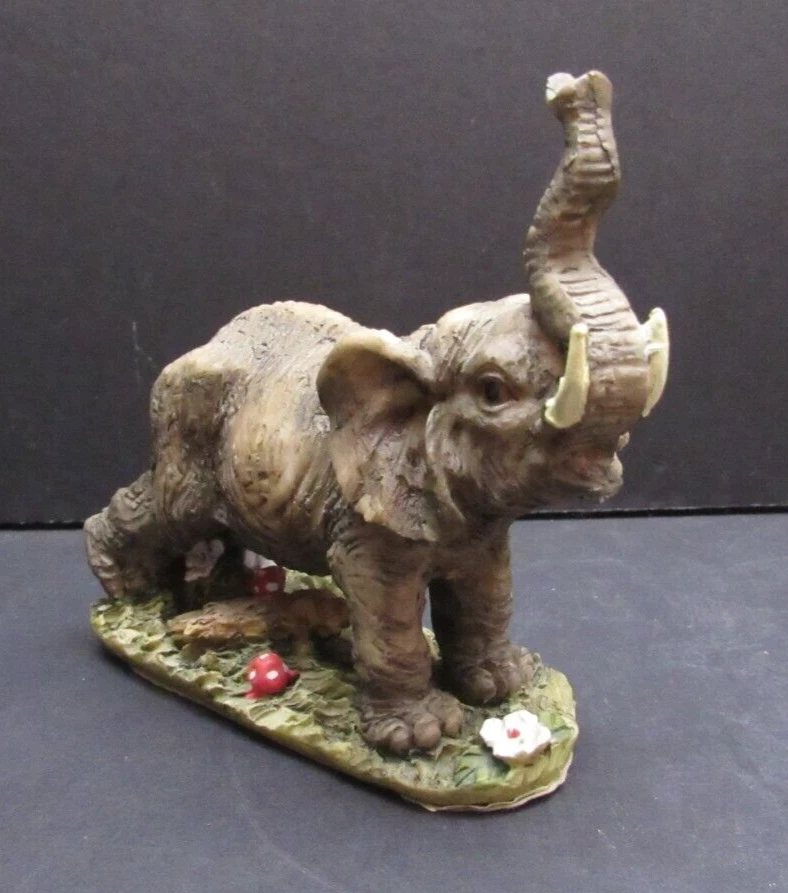 Estatuilla de elefante de resina de la colección K Foto 1 de 4