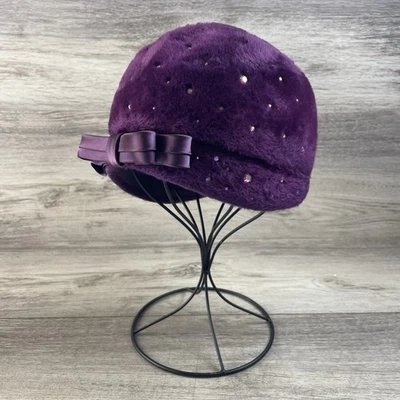 Sombrero Campana Cloche Vintage Años 50 Para Mujer Púrpura Terciopelo Joyas Arco Mosquetero Foto 1 de 4