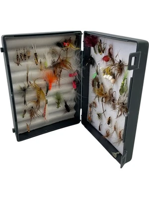  Hecho a mano 50+ moscas de pesca formas surtidas ganchos de colores en estuche de almacenamiento Foto 1 de 4