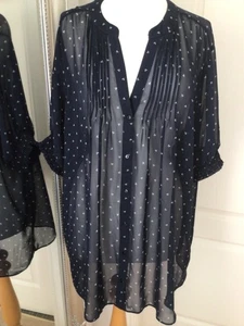 Live unlimited london navy blue with white butterfly print top size 22 excellent - Picture 1 of 5