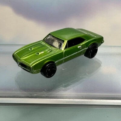 Coche fundido a presión verde Pontiac Firebird 400 Mattel Hot Wheels '67 Foto 1 de 4
