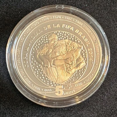 [#00012] Moneda Argentina Copa Mundial FIFA 2014 Brasil 5 pesos prueba plata .925 Foto 1 de 4