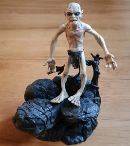 2003 LORD OF THE RINGS GOLLUM ACTION FIGURE   - Picture 1 of 2
