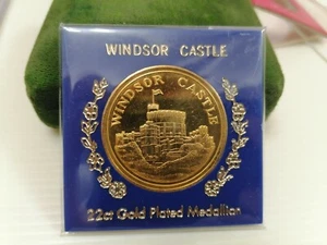 Willie : Windsor Castle 22ct Gold Plated Medallion - Picture 1 of 2