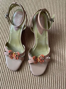 Nickels Soft Women's Leather Tan Wedge Strappy Sandals Size 7.5 M Brazil - Picture 1 of 4