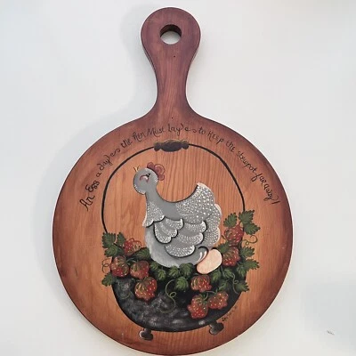 Vtg ‘81 Hand Painted Wooden Paddle Cheese Cutting Board Wall Decor Laying Hen - Image 1 of 4