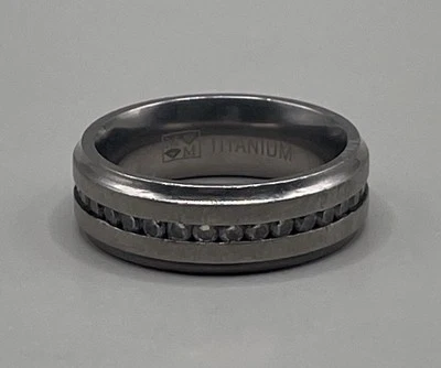Alianza de compromiso de circonita cúbica de titanio anillo talla 8 Metal Masters para mujer Foto 1 de 4