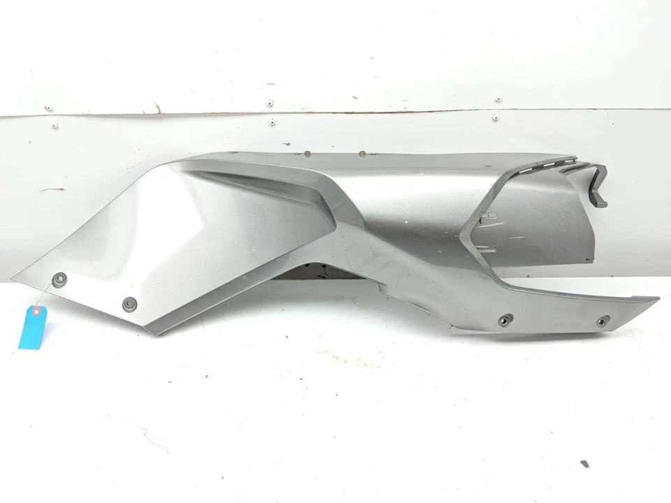 Panel de cubierta de guardabarros derecho 15 Can Am Spyder Roadster F3 Foto 1 de 4