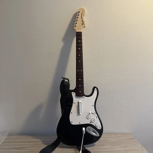 Rock Band 4 Xbox One Fender Strat Stratocaster Wireless Black TESTED Working - Picture 1 of 7