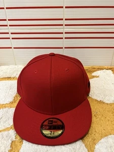 Gorra ajustada New Era 59Fifty roja en blanco talla 7 3/4 personalizada negra UV adulto - Imagen 1 de 5