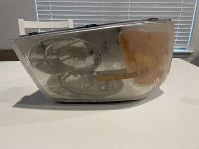 Faro de luz lateral para pasajero GMC Envoy XUV 2002-2009 OEM 15866070 Foto 1 de 4