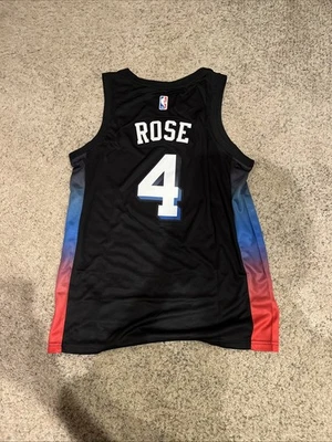 Camiseta Derrick Rose City Never Sleeps New York Knicks para hombre talla 48 Foto 1 de 4