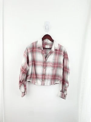 Blusa corta American Eagle S roja a cuadros manga larga para mujer pequeña’s  Foto 1 de 4