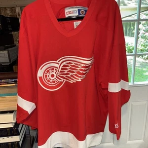 Camiseta deportiva de hockey vintage Detroit Red Wings CCM NHL para hombre talla grande color hogar en blanco - Imagen 1 de 4
