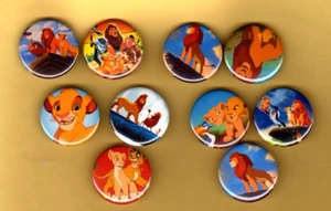 Set di 10 spille con bottoni LION KING 1,25" - Foto 1 di 2