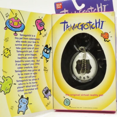 Ban Dai #1800 Tamagotchi 白色 The Orginal 虚拟现实宠物手表 LN — 第 1/4 张图片