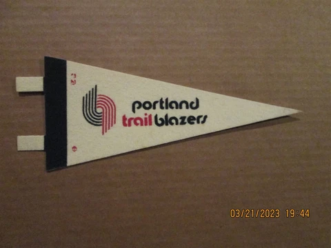 NBA Portland Trail Blazers Vintage Circa 1970's Logo Mini Basketball Pennant Cover