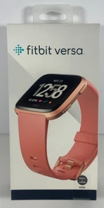 Fitbit Versa Smartwatch Fitness Aktivitätstracker mit Größe S & L PFIRSICH Bändern NEU - Bild 1 von 8