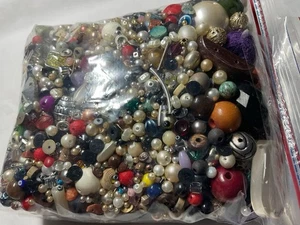 Jewellery Great CRAFTING Job Lot Mixed Loose Beads, Spacers, +1Kilo (B) - Picture 1 of 3