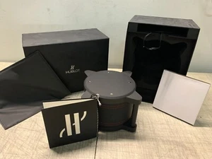 Box Hublot Avvolgitore 9W x 7,9H x 9L CON LIBRI E SCHEDA - Foto 1 di 15