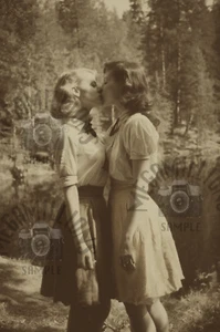 Vintage Photo of Women Kissing - 1920's Pretty Lesbian Couple Girls - 163 - Picture 1 of 2