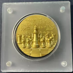Moneda dorada de ajedrez internacional Camerún 2024 2 OZ de plata ¡Solo 129 acuñada! - Imagen 1 de 9
