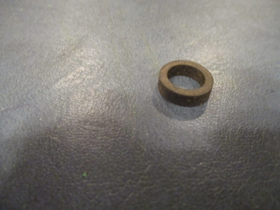 SELLO INYECTOR COMBUSTIBLE INFERIOR TRIUMPH TR7 & TR8 Foto 1 de 2