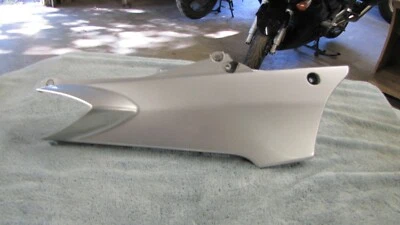 Yamaha fjr 1300a 2004 panel lateral derecho Foto 1 de 4