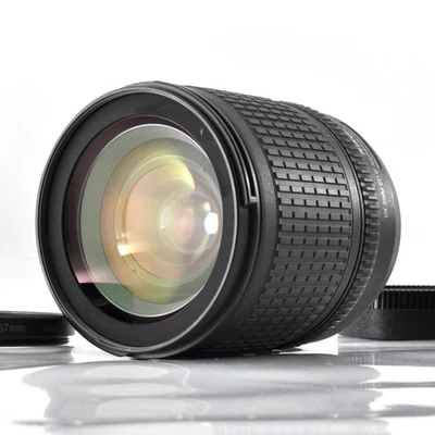 Lente Nikon AF-S DX NIKKOR 18-135 mm F3,5-5,6 G ED usada Foto 1 de 4