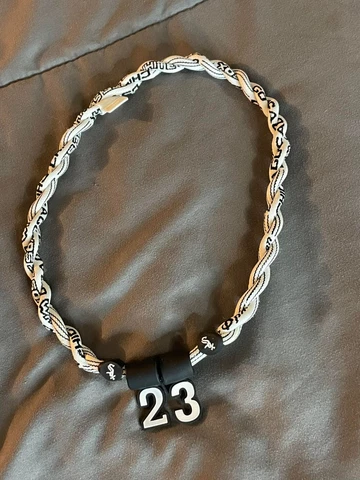 Kid's Chicago White Sox ANDREW BENINTENDI #23 Double Rope Necklace 18" Youth Cover