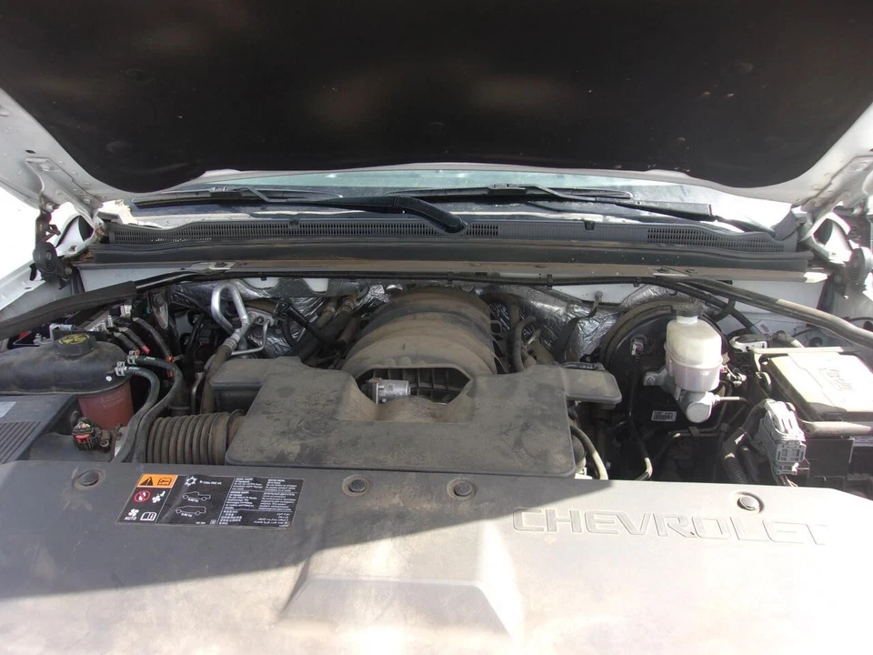 Medidor de flujo de aire de inyección de combustible usado se adapta a: Chevrolet Suburban 1500 2016 grado A Foto 1 de 4