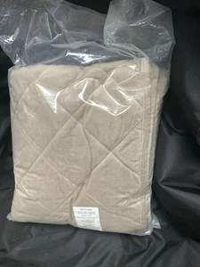 Brown Fleece Blanket - Lightweight & Ultra Soft - Picture 1 of 2