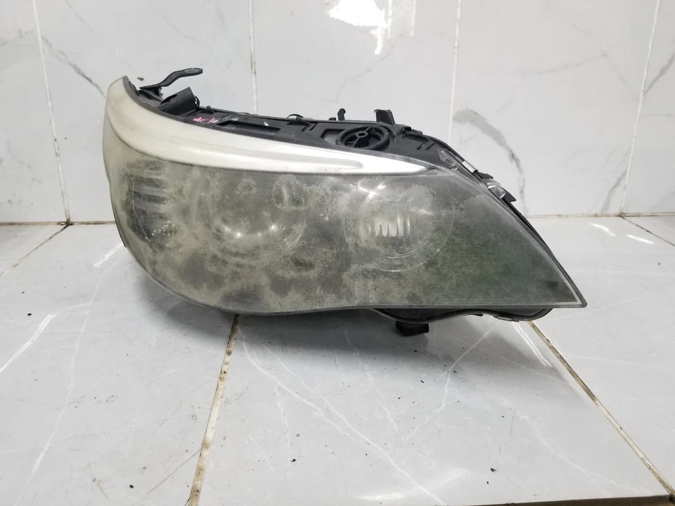 *BROKEN TAB AND COVER CLIPS* 2004 BMW 530i RIGHT XENON HID AFS HEADLIGHT #006620 - Image 1 of 4