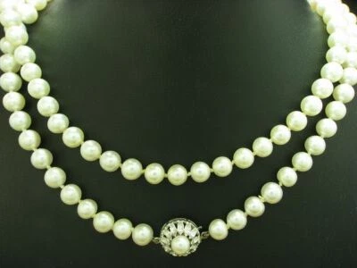 Collana Di Perle Akoya Con Chiusura In Oro Bianco 14kt 585 / 59,2g / 85,0cm - Immagine 1 di 4