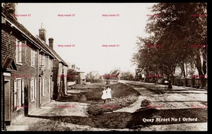 Quay Street No 1 ORFORD Suffolk alte Echtfoto Postkarte Kinderdorf - Bild 1 von 2