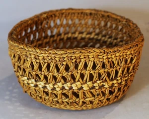 Grand Ronde Open Weave Native American Indian Basket with Braided Rim c. 1925-35 - Picture 1 of 5