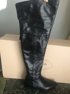 Auténtico. Botas Prada de cuero negro con cremallera sobre la rodilla, talla 39 (9), excelentes Foto 1 de 4