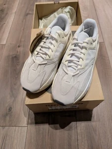 adidas Yeezy Boost 700 Analog 42 EU / 8.5 US - Bild 1 von 5