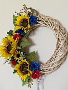 RUSTIKALER WESTERN Seilkranz, mit Sonnenblumen, blauer Kornblumenmohn, + mehr. - Bild 1 von 5
