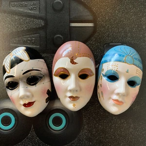 Lot Of 3 Mardi Gras Mask Ceramic 5" X 8" Wall Décor - Vintage - Picture 1 of 13