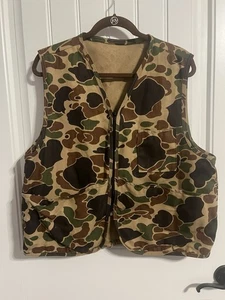 #8025. Unbranded Men's Green Camo Hunting Vest. Size L - Picture 1 of 10